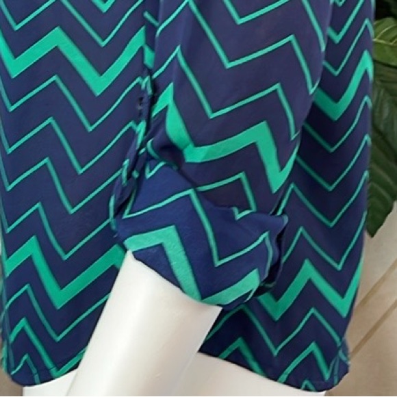 The Limited Navy & Green Chevron Shirt — image 4 of 8
